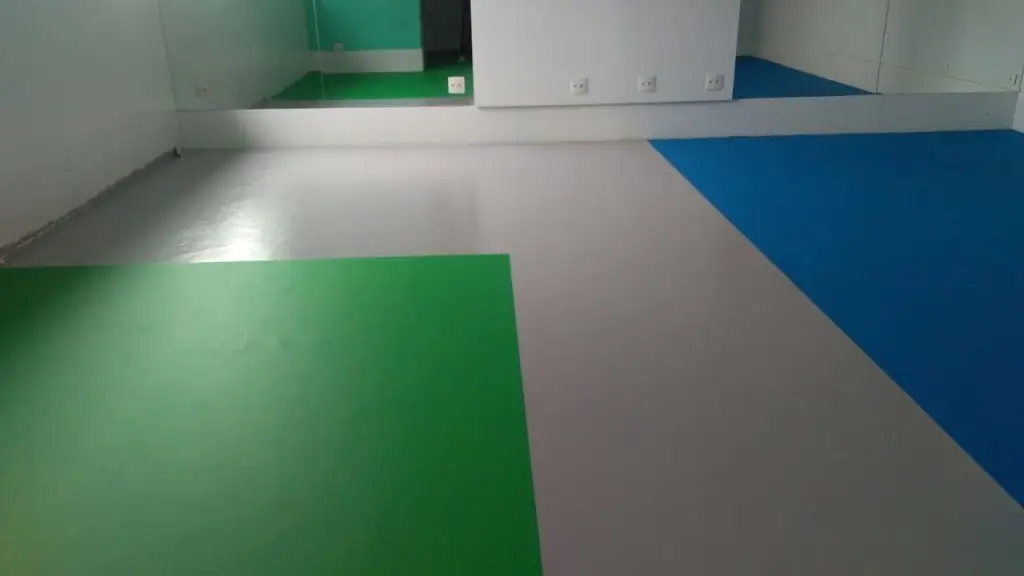 Pisos Acrílico-Vinílicos Com Manta Para Playgrounds